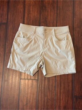 Eddie Bauer Women’s Khaki Nylon Stretch Shorts Size 12 Outdoor Travel Hiking